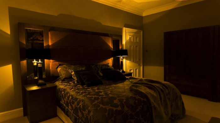 Romantic bedroom lighting ideas digsdigs